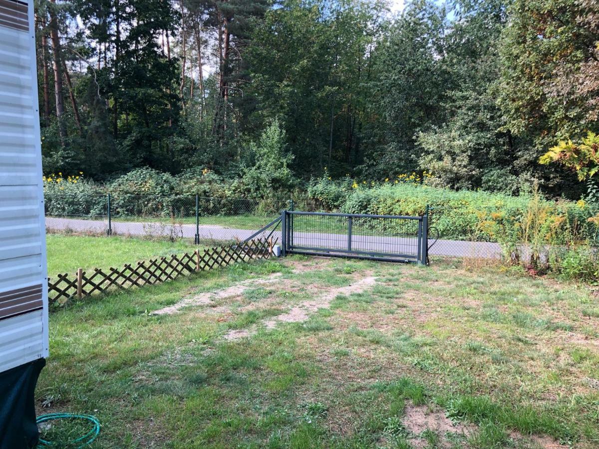 ベルナウ・バイ・ベルリンMobilheim Am Waldアパートメント エクステリア 写真