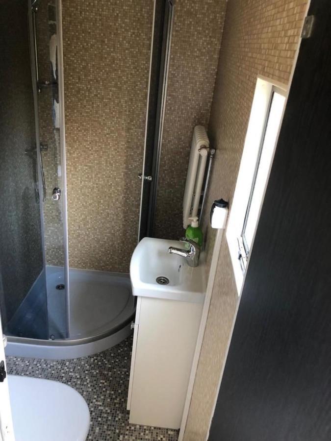 ベルナウ・バイ・ベルリンMobilheim Am Waldアパートメント エクステリア 写真